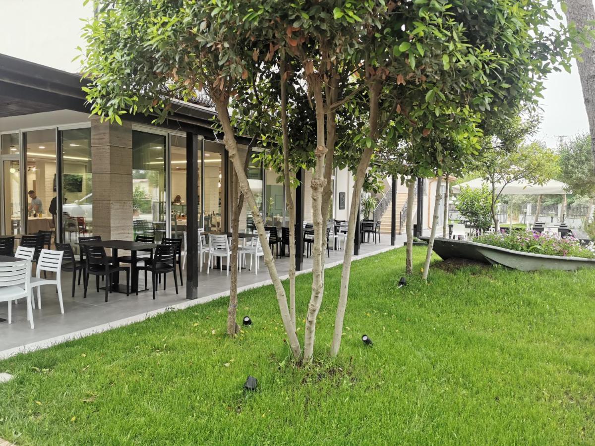 Hotel Pelikan Divjaka Exterior foto